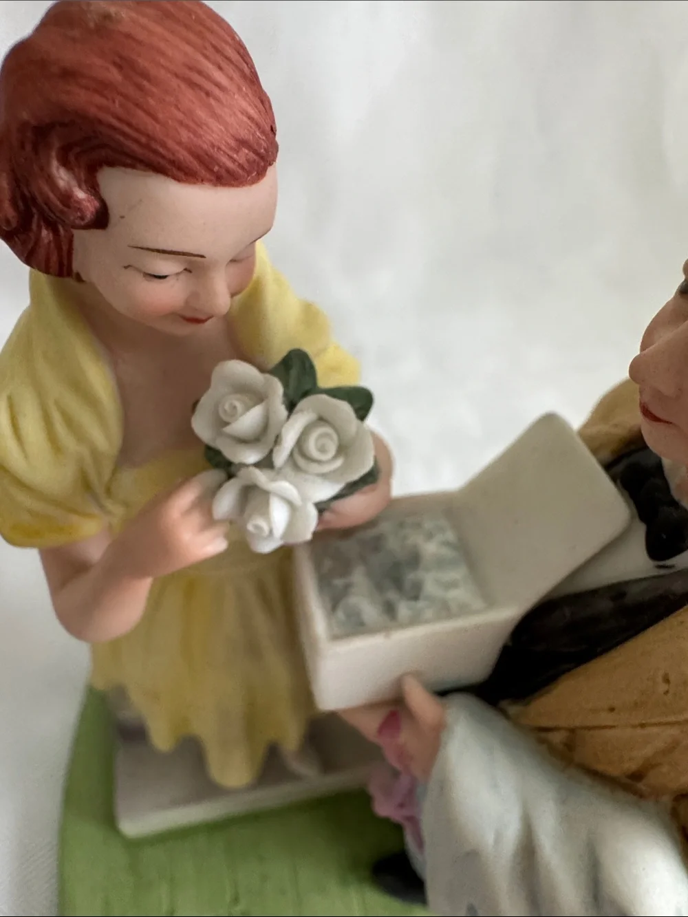 Norman Rockwell Yellow Couple Figurine - Decorative Home Party Accent